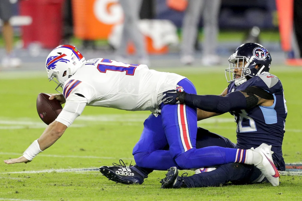 Harold Landry sacks Josh Allen