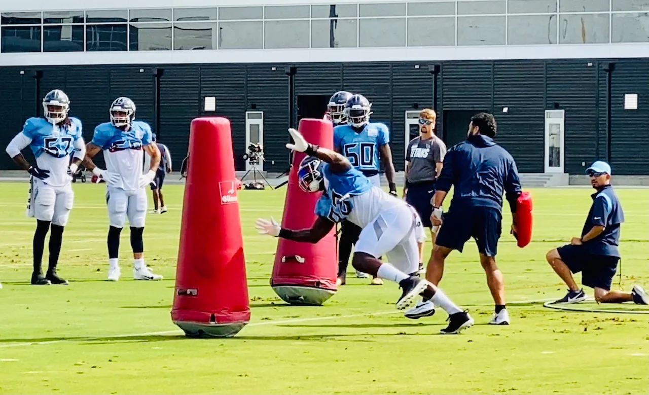 Ola Adeniyi, Tennessee Titans