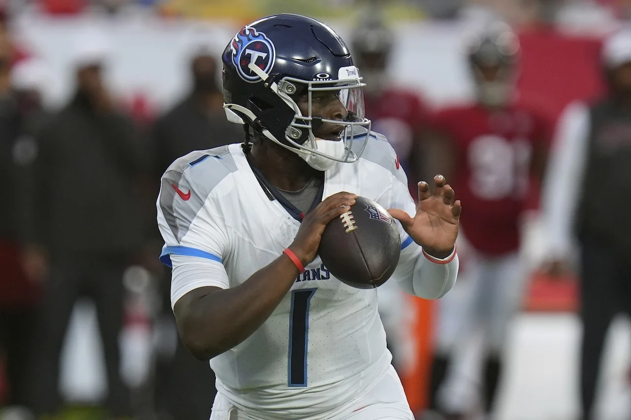 Tennessee Titans quarterback Cameron Ward passes against the Tampa Bay Buccaneers during the first half of an NFL preseason football game on Saturday, Aug. 9, 2025, in Tampa, Fla. (AP Photo/Chris O'Meara)