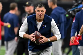 Mike Vrabel’s Titans Mementos? 'Not Really My Style'