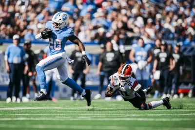 Titans Finally Play With a Lead, Then Show Why They Keep Losing